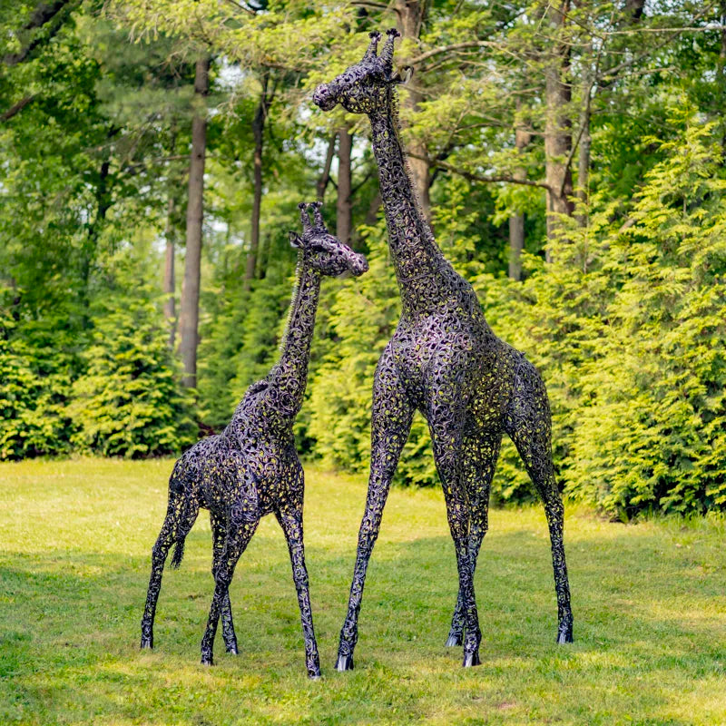 Jaquelin Giraffe Metal Garden Statue