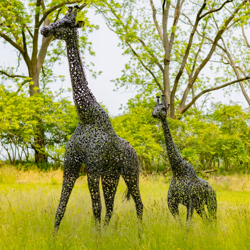 Jaquelin Giraffe Metal Garden Statue